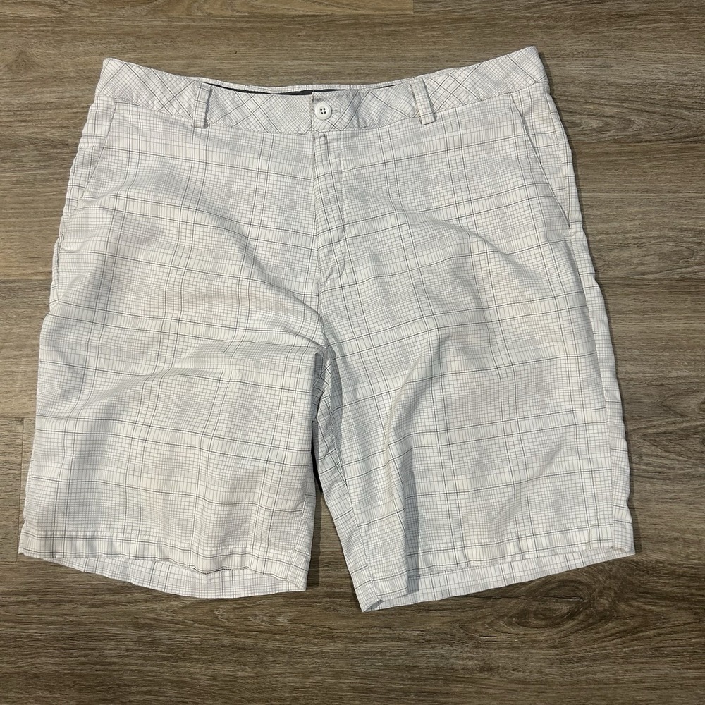Under Armour Performance Golf Shorts Men's 38 White Plaid Stretch 10" Inseam